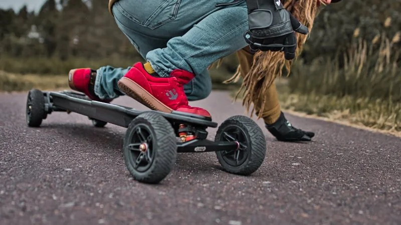 Electric Skateboard (IoT)