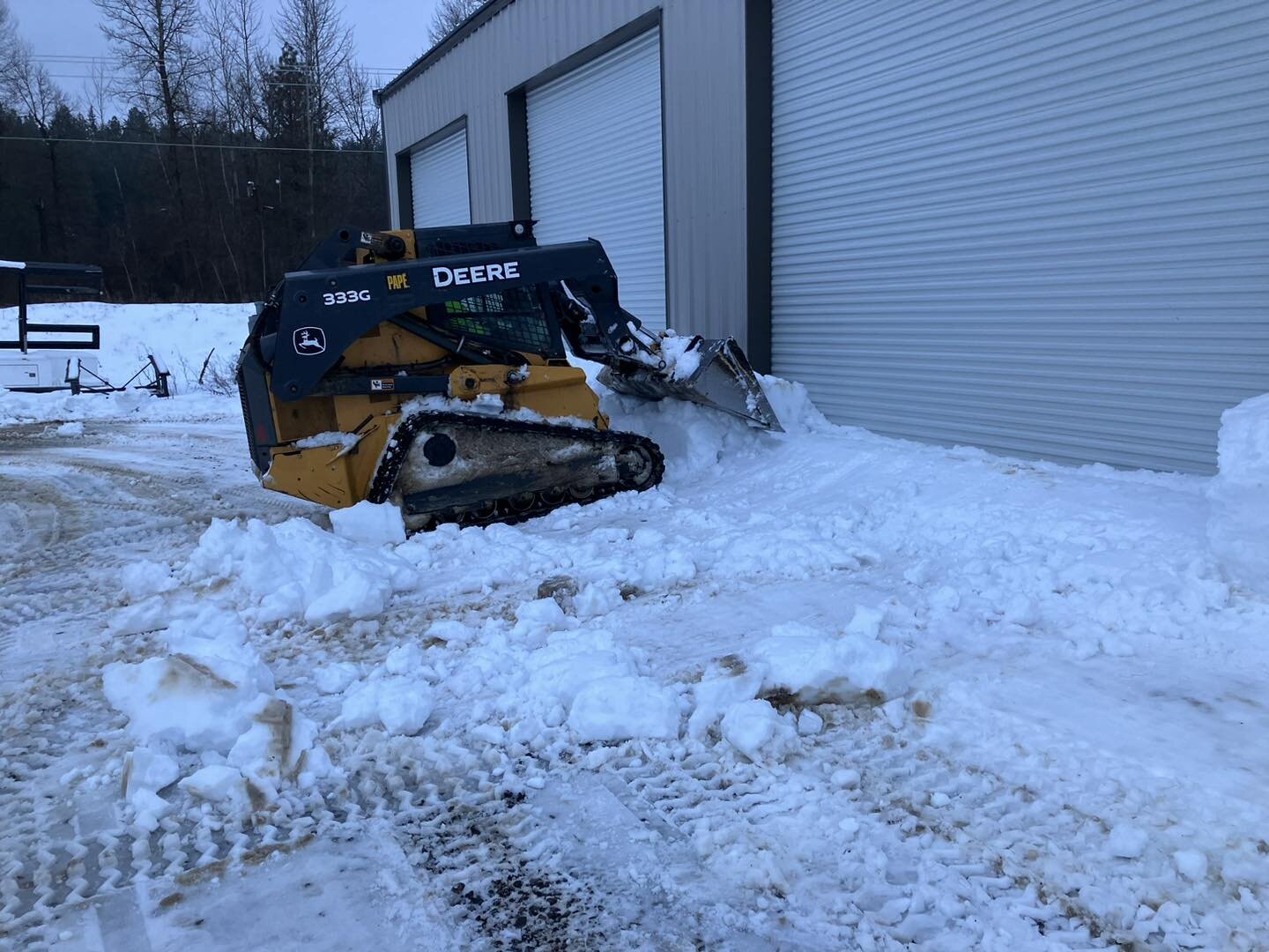 The U-11 team would like to thank BKC Contracting for bringing in equipment to move our heavy snowfall at the team shop. Our sponsors are wonderful and help the team on and off the water!