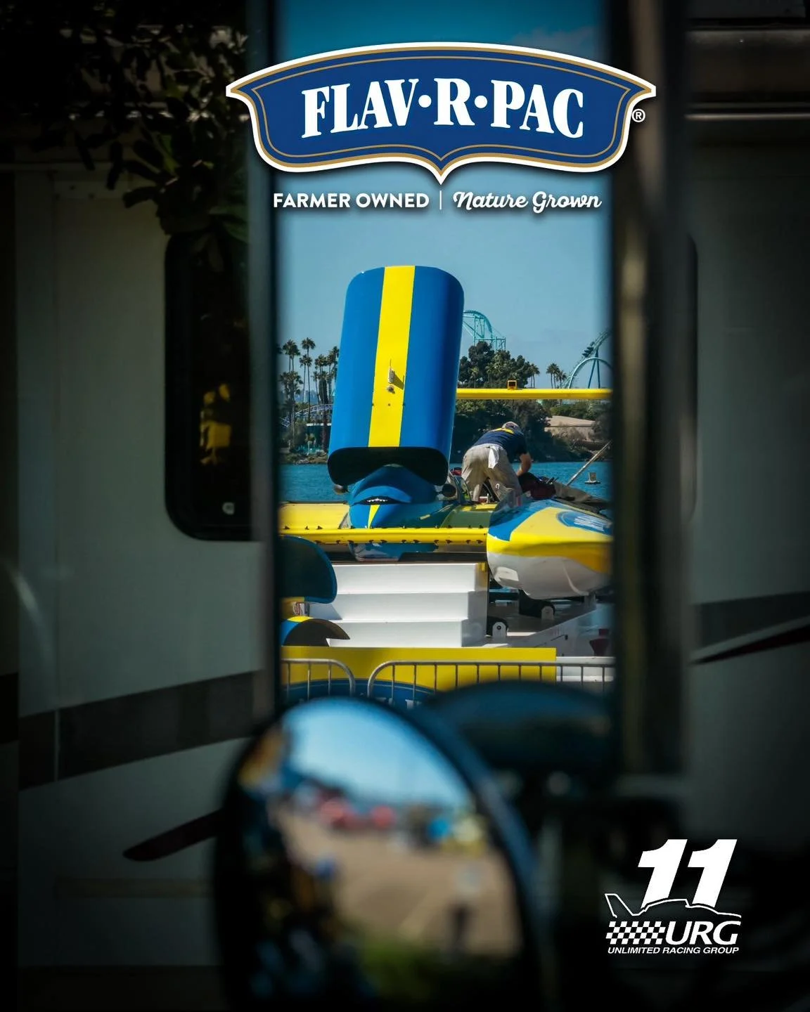 What’s that behind me?
That would be the 3000hp, 180+ mph U-11 Miss FLAV-R-PAC unlimited hydroplane!
@sdbayfair | @h1_unlimited_hydroplanes