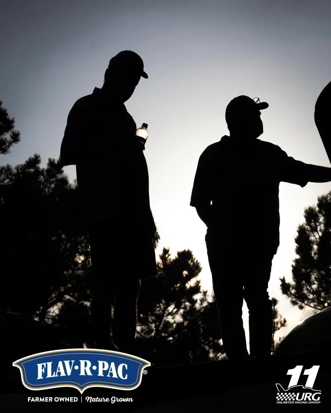 As the sun goes down…U-11 Miss FLAV-R-PAC’s Ken Knudsen and Scott Raney discuss the next steps for the race weekend.
@sdbayfair | @h1_unlimited_hydroplanes
