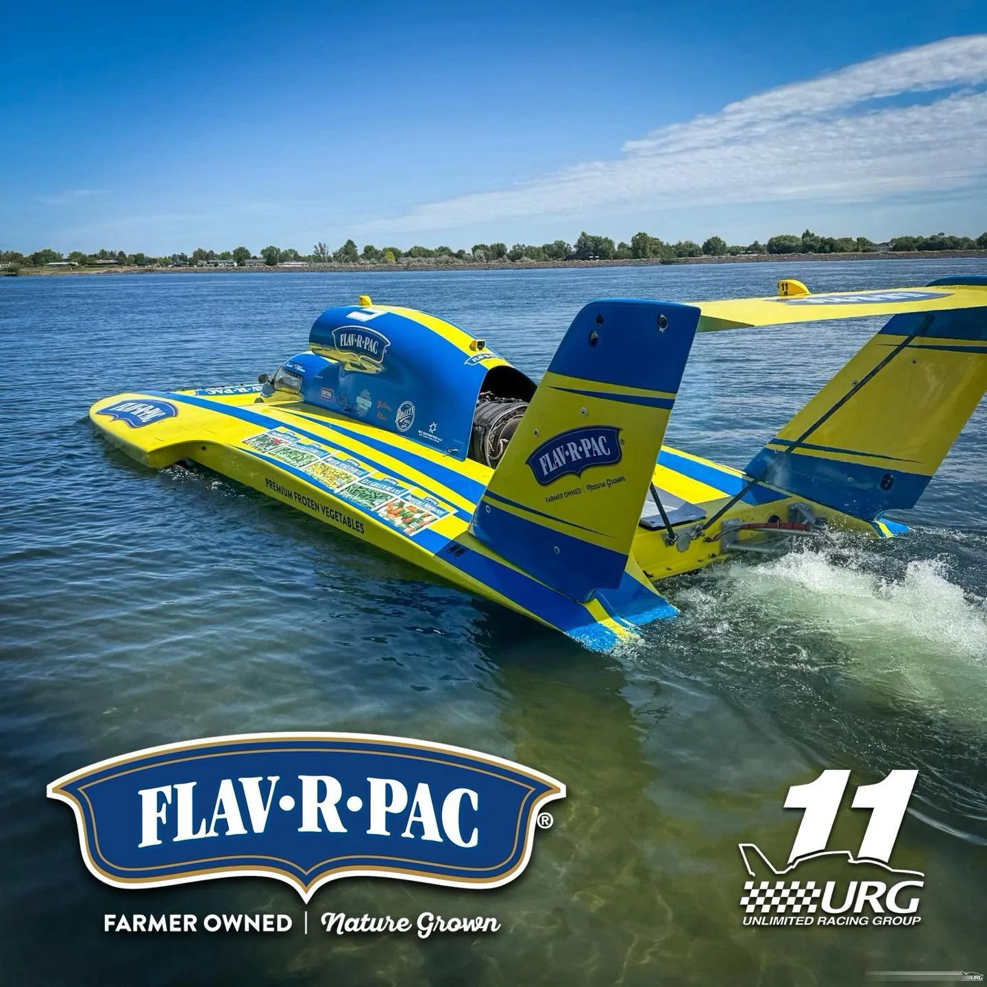 Driver Jamie Nilsen heads out on the course in the U-11 Miss FLAV-R-PAC for another test run, fastest of the day at 156.393 mph. 

@h1unlimited | @tricitywaterfollies
