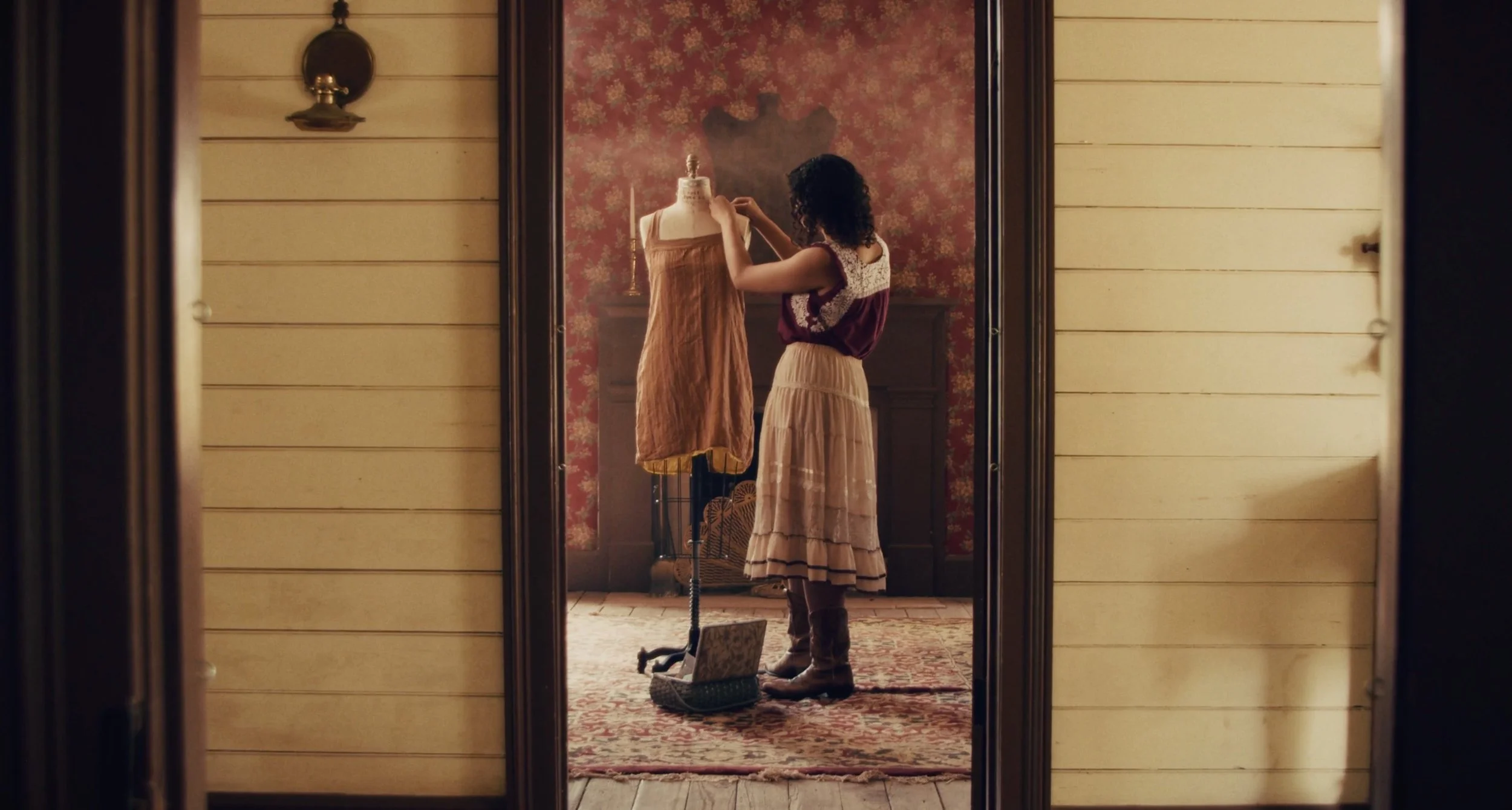 Mi-Lola - Comercial