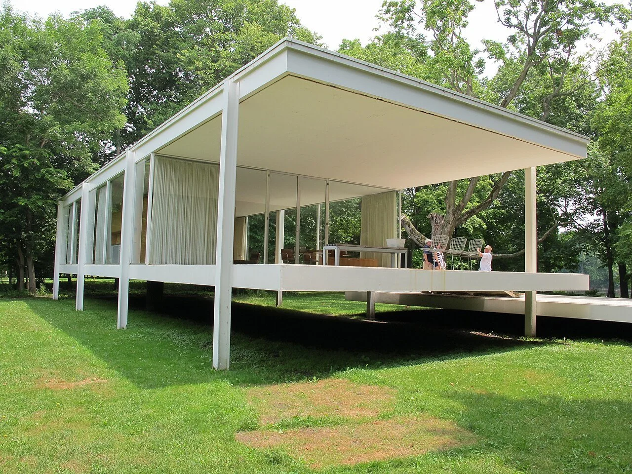 Farnsworth_House_(5923279619).jpg