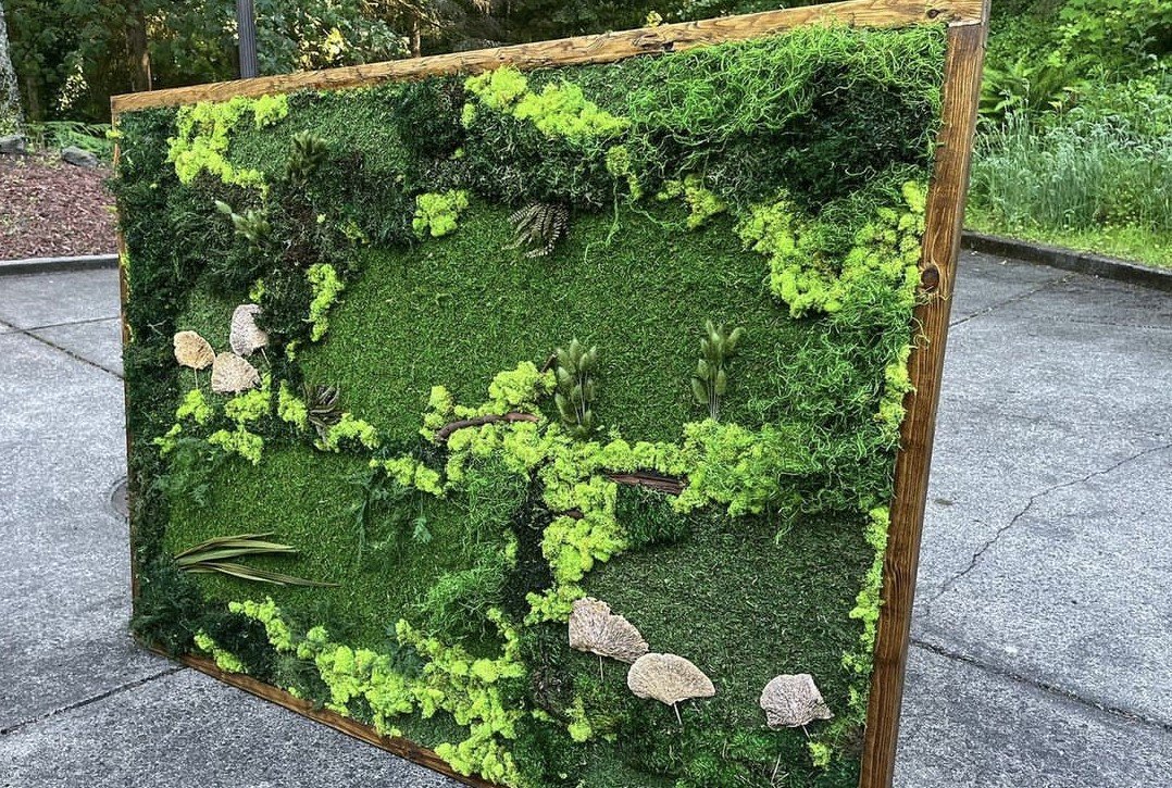 mosswall.jpg