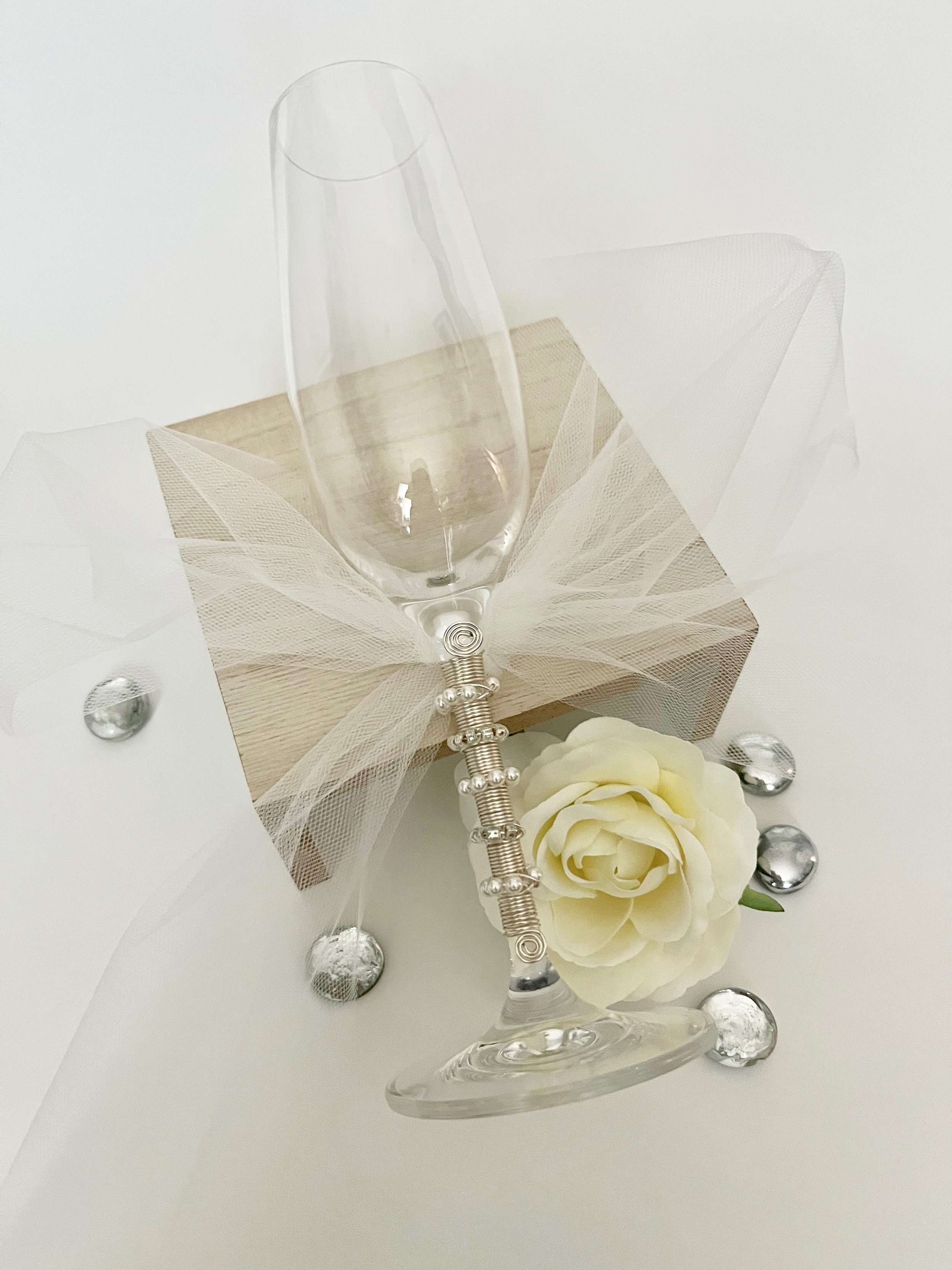 Wedding Champagne Flute (Pearl shown, also available with Swarovski crystals)
