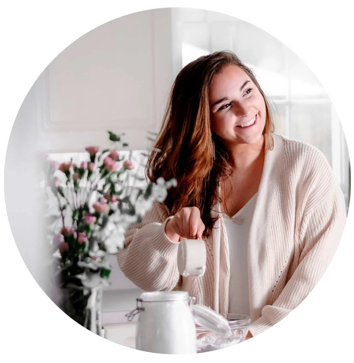 Meet Emily, photographer, content creator and recipe developer behind Thank You Berry Much, a vegan recipe blog.