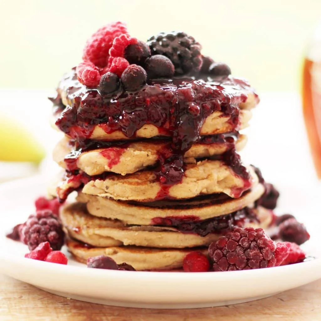OAT, ALMOND AND BANANA PANCAKES
