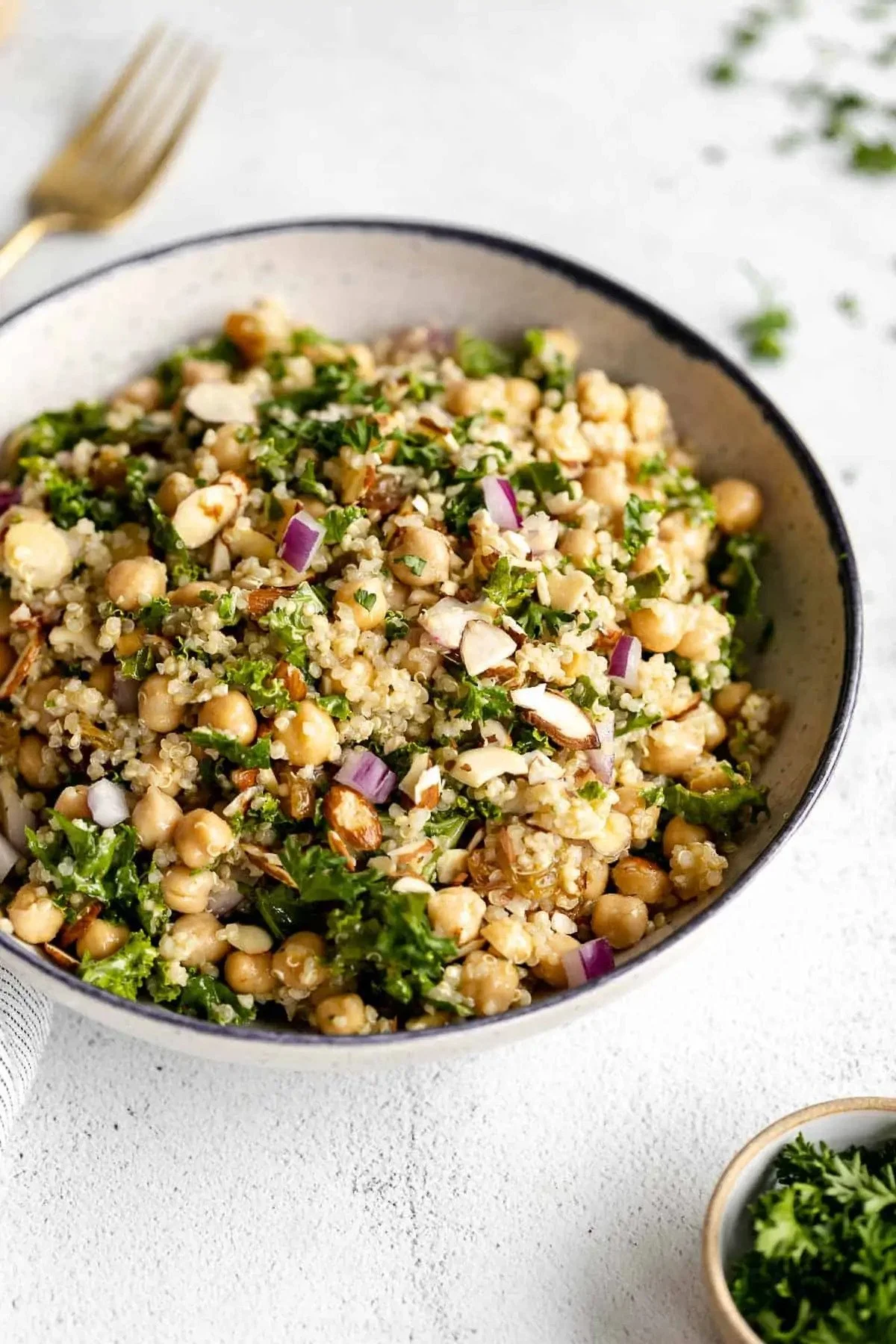 QUINOA CHICKPEA SALAD