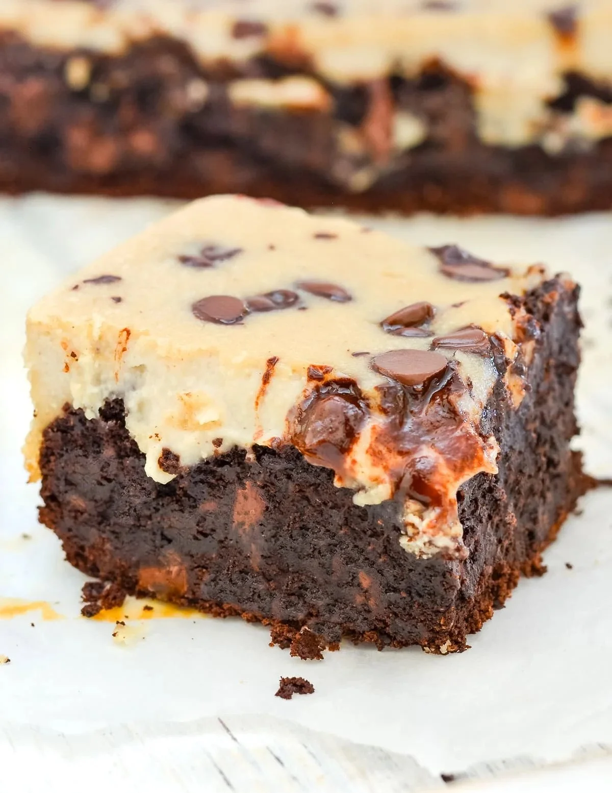VEGAN CHEESECAKE BROWNIES