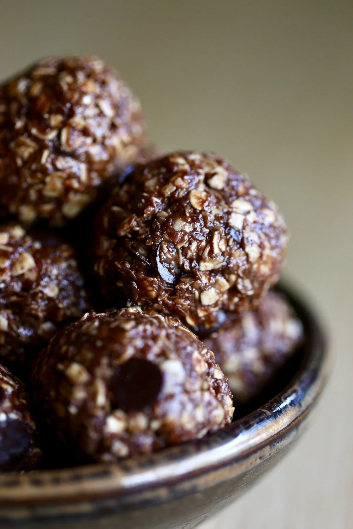 CHOCOLATE TAHINI BROWNIE BITES