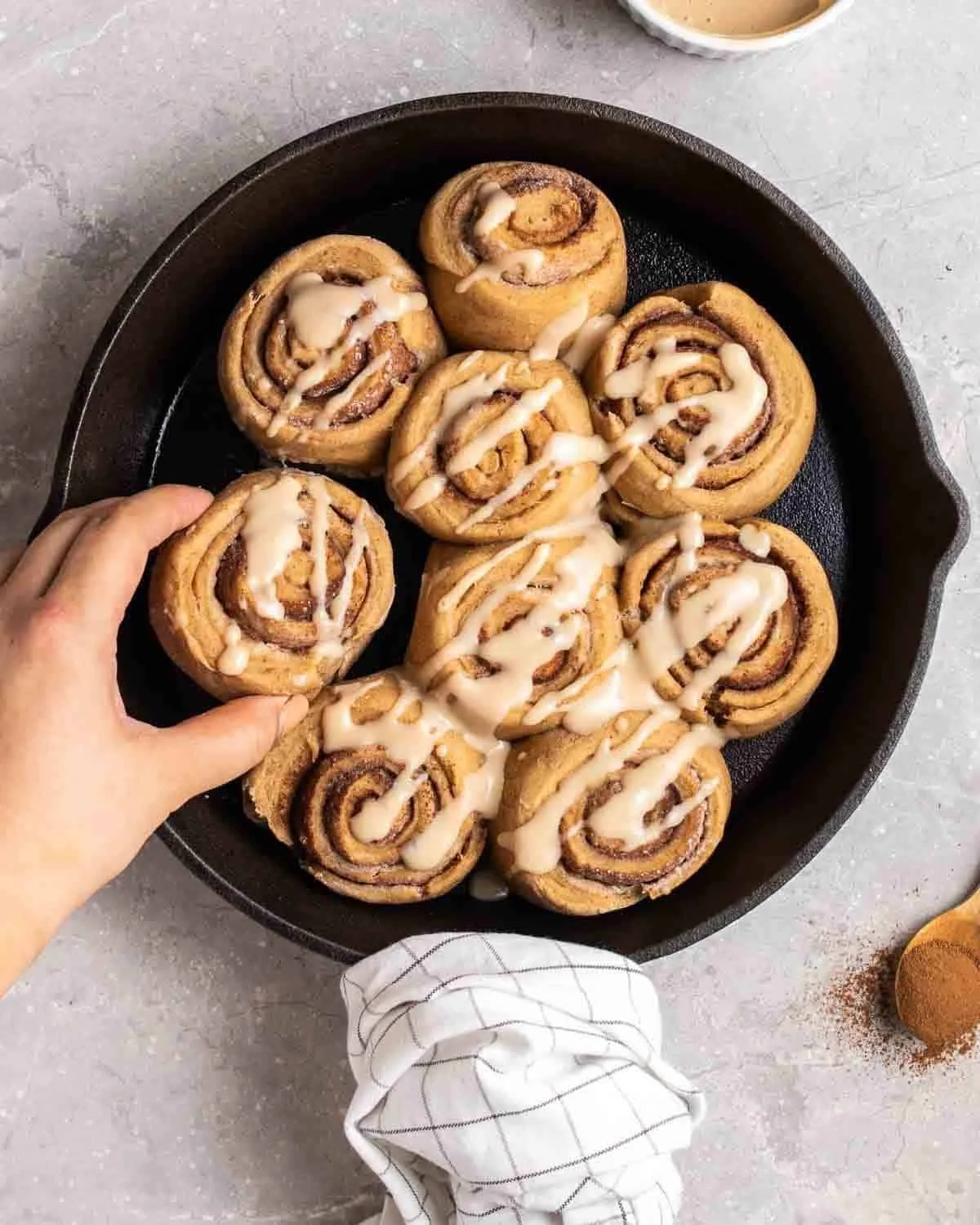 HEALTHY PROTEIN CINNAMON ROLLS