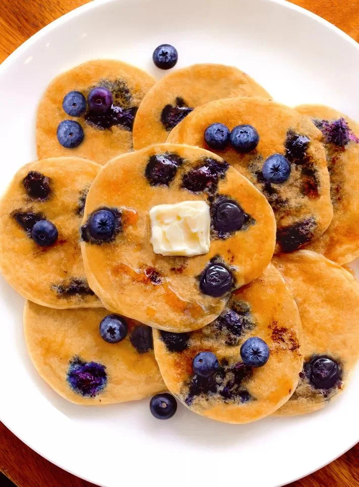 VEGAN PROTEIN PANCAKES