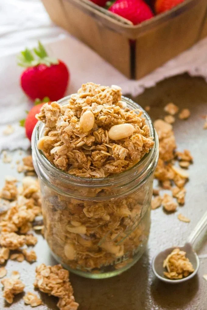 PEANUT BUTTER GRANOLA