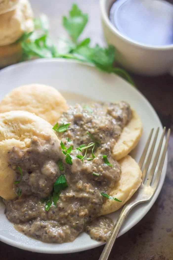 VEGAN BISCUITS &amp; GRAVY