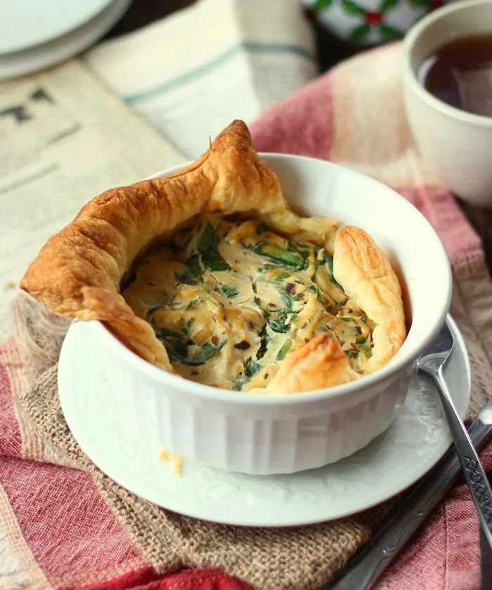 SPINACH &amp; MUSHROOM MINI VEGAN PUFF PASTRY QUICHE