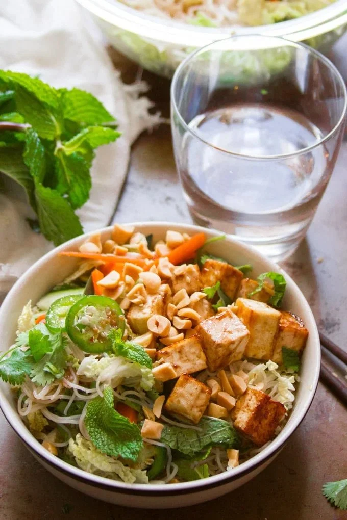 VIETNAMESE RICE NOODLE SALAD WITH HOISIN GLAZED TOFU