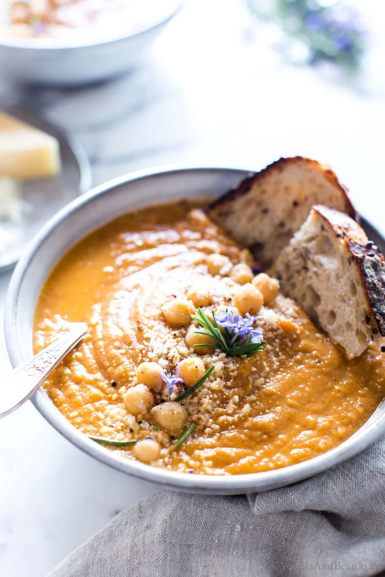 TUSCAN TOMATO CHICKPEA SOUP