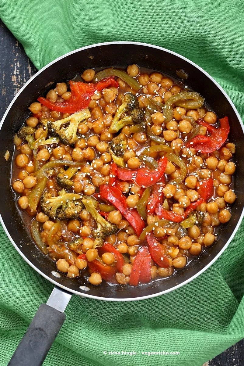 SWEET AND SOUR CHICKPEAS PEPPERS BROCCOLI