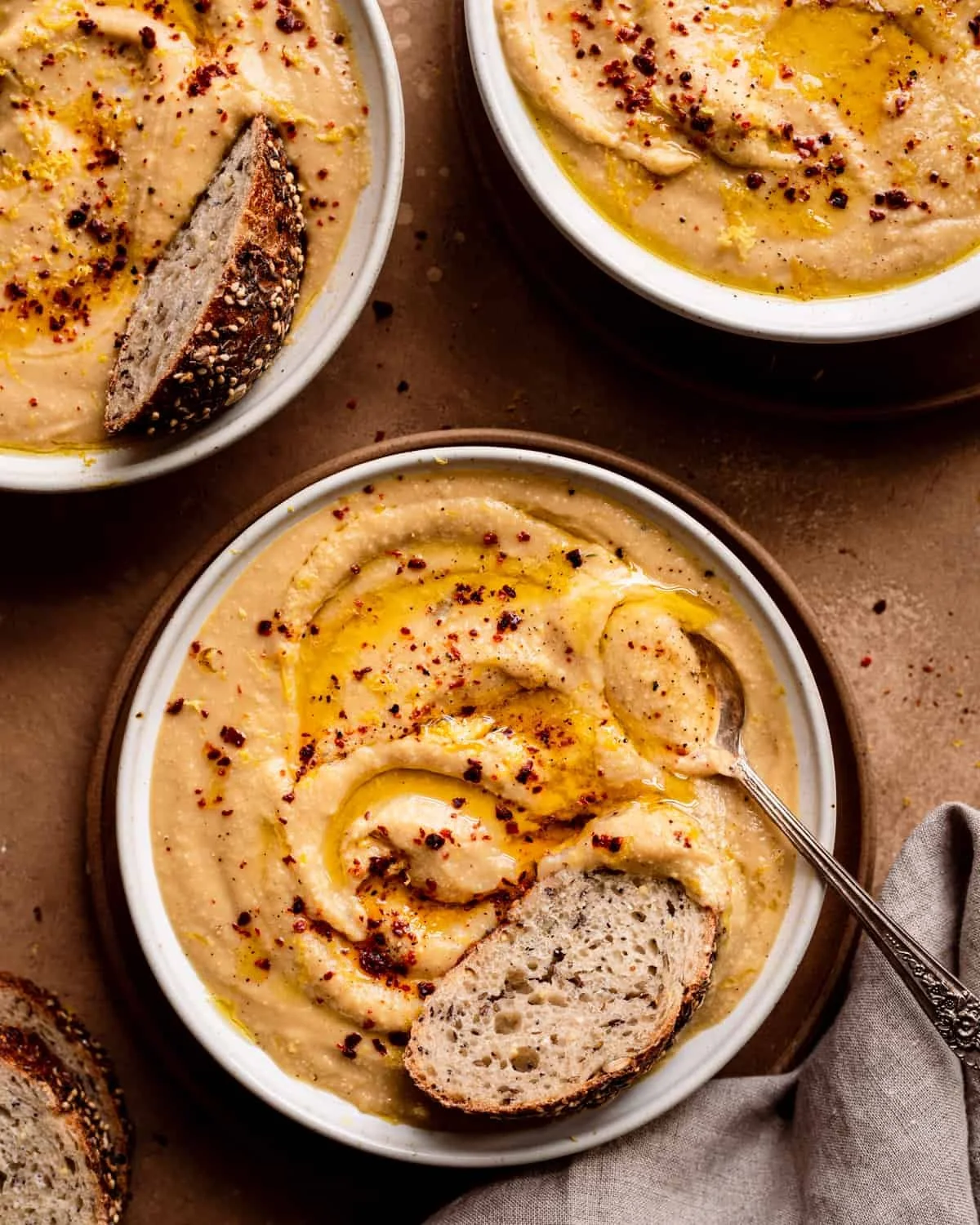 CREAMY VEGAN CAULIFLOWER SOUP
