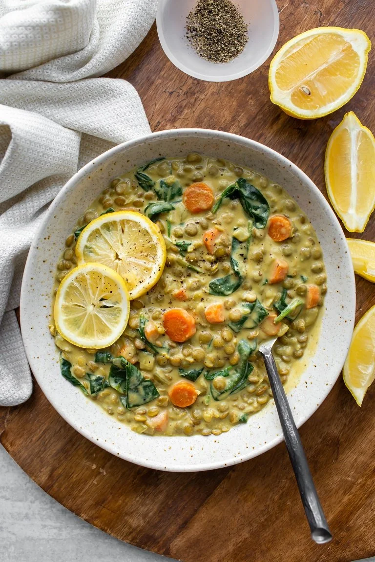 CREAMY VEGAN LENTIL SOUP (WITH TUMERIC &amp; LEMON)