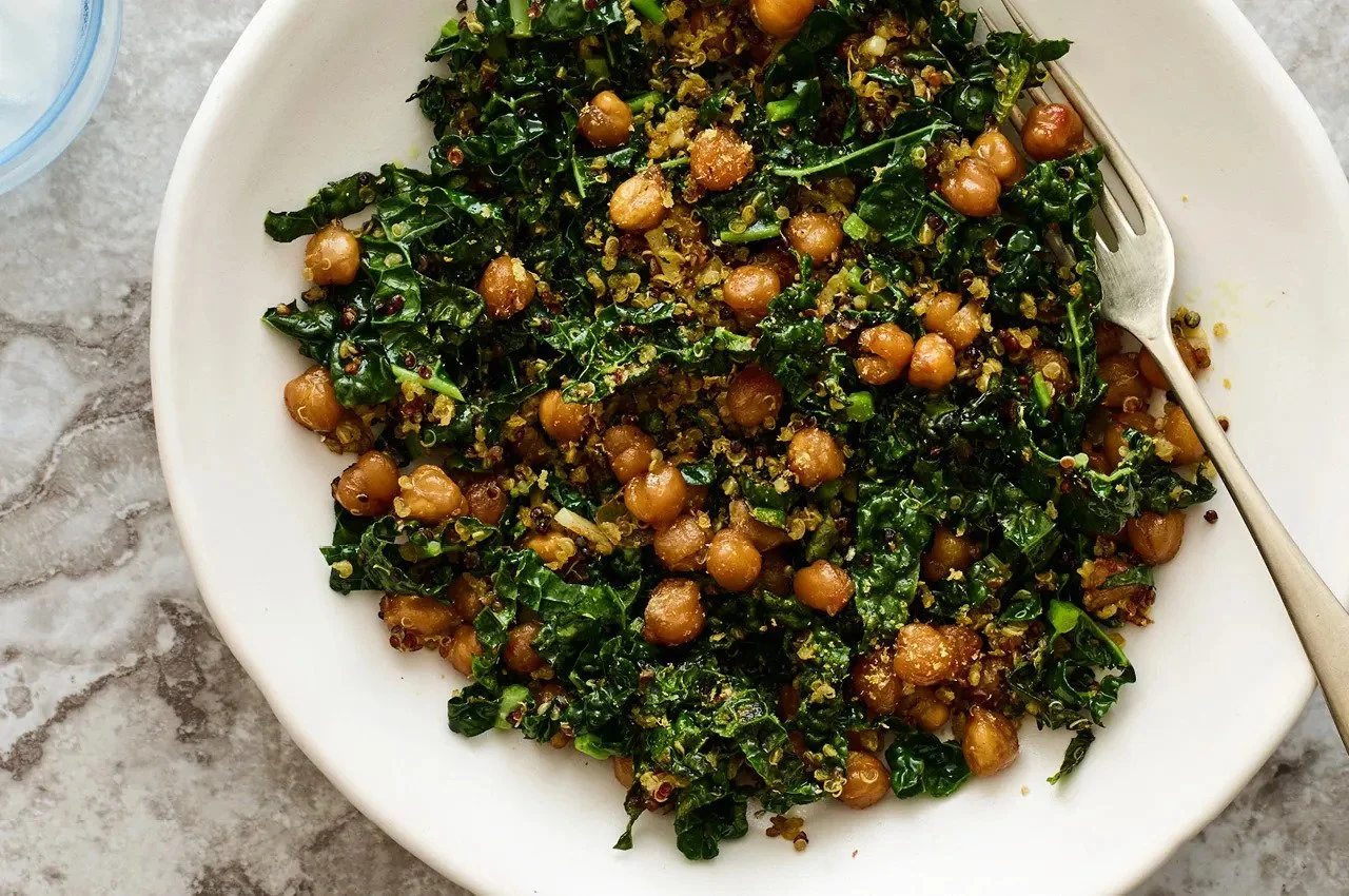 STIR FRIED KALE WITH QUINOA &amp; CHICKPEAS