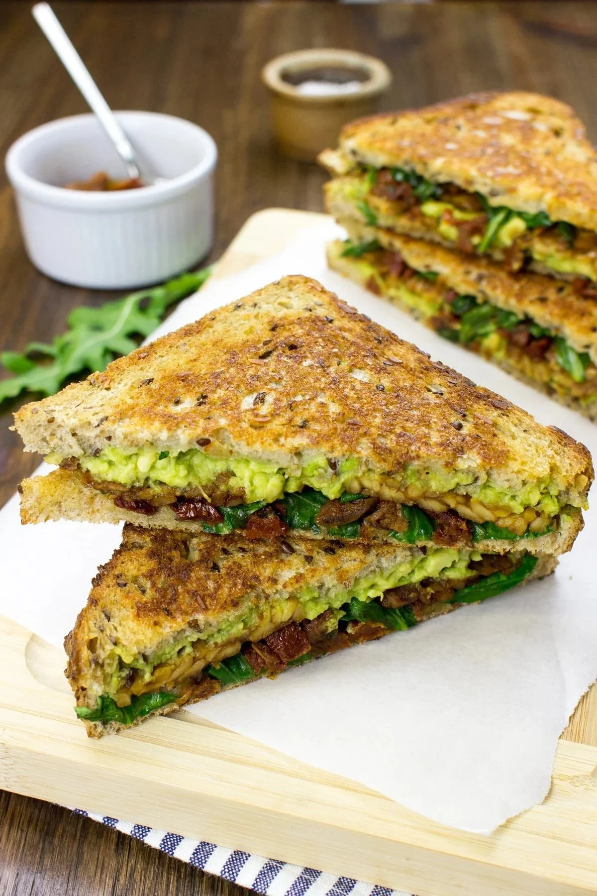 THE BEST 10-MINUTE VEGAN TEMPEH SANDWICH