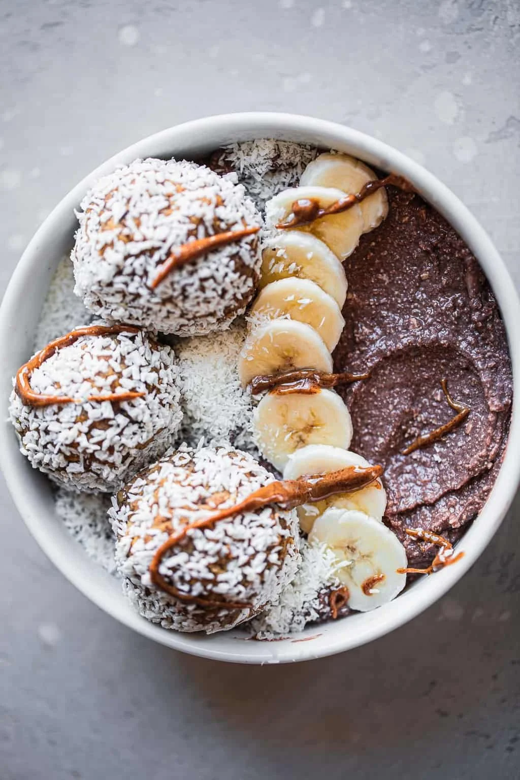 VEGAN CHOCOLATE SMOOTHIE BOWL &amp; COOKIE DOUGH BITES
