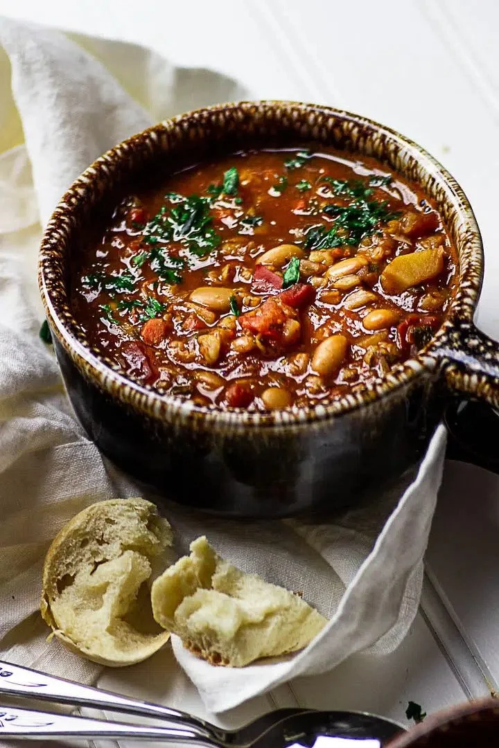 SERBIAN VEGAN WHITE BEAN SOUP (PASULJI)