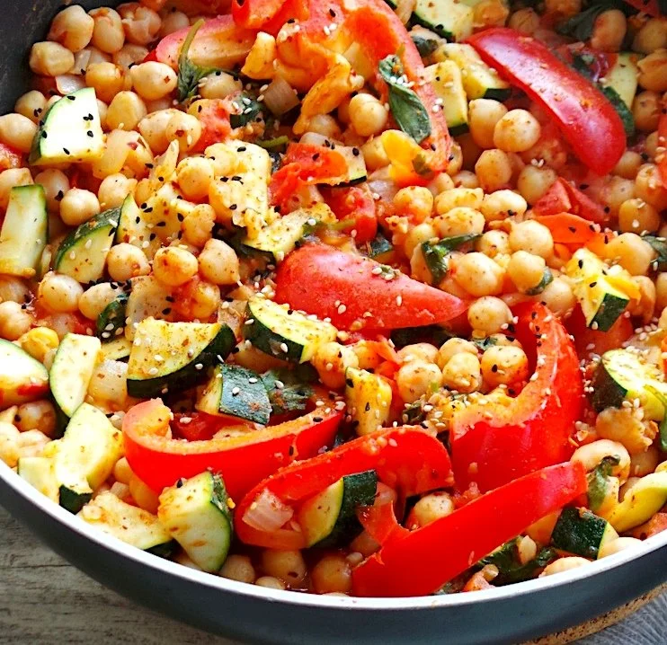 15 MINUTE MEDITERRANEAN CHICKPEA STEW