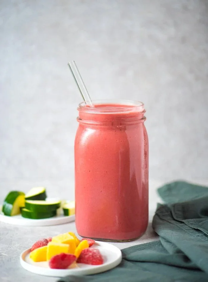 STRAWBERRY MANGO PROTEIN SMOOTHIE