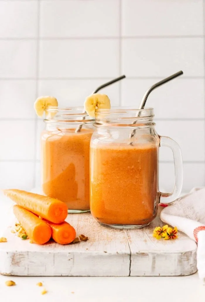 HEALTHY CARROT CAKE PROTEIN SMOOTHIE