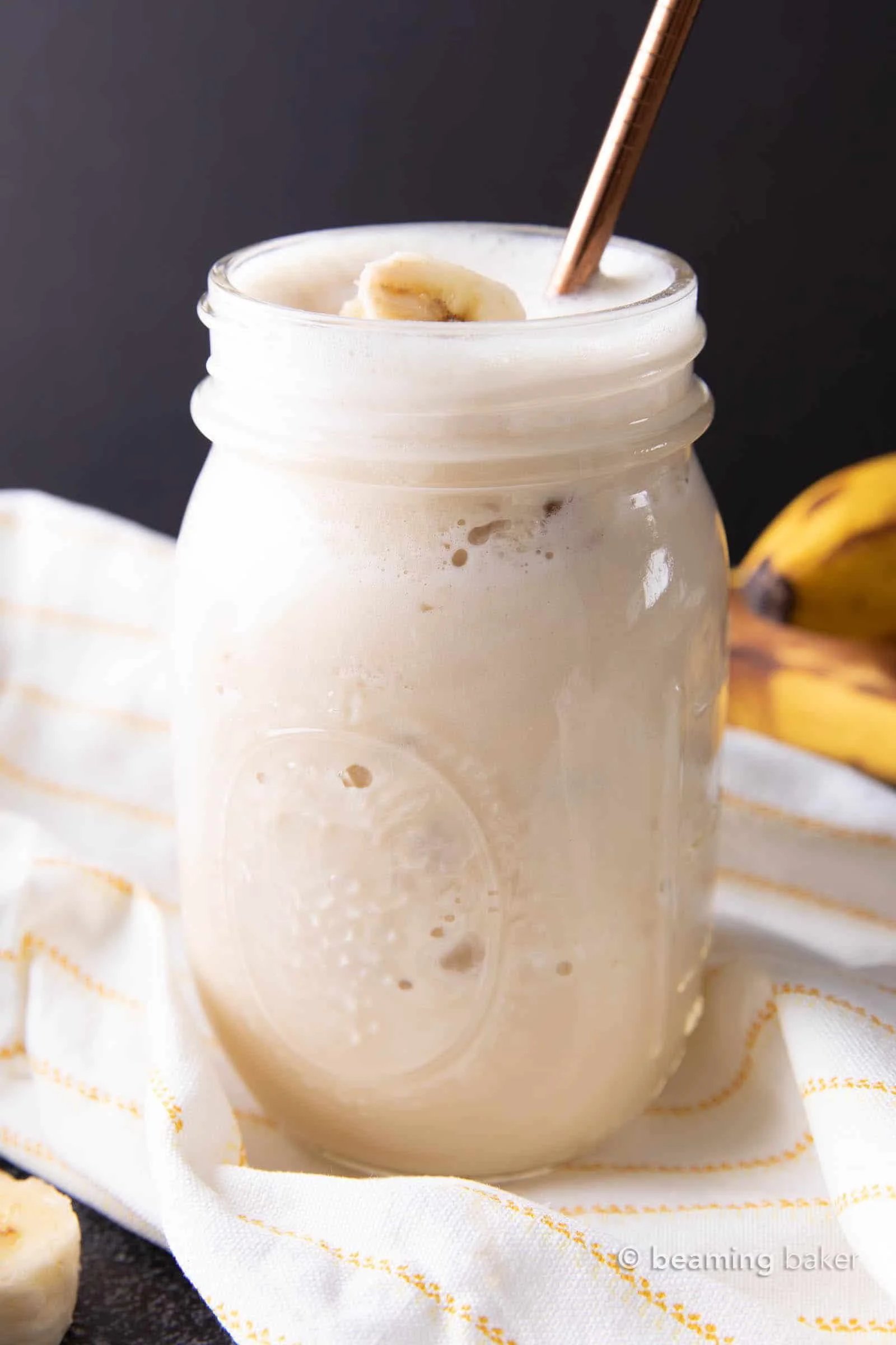BANANA PROTEIN SHAKE - 4 INGREDIENTS