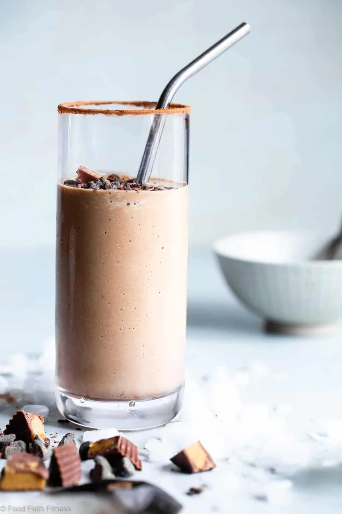 PEANUT BUTTER KETO LOW CARB SMOOTHIE WITH ALMOND MILK