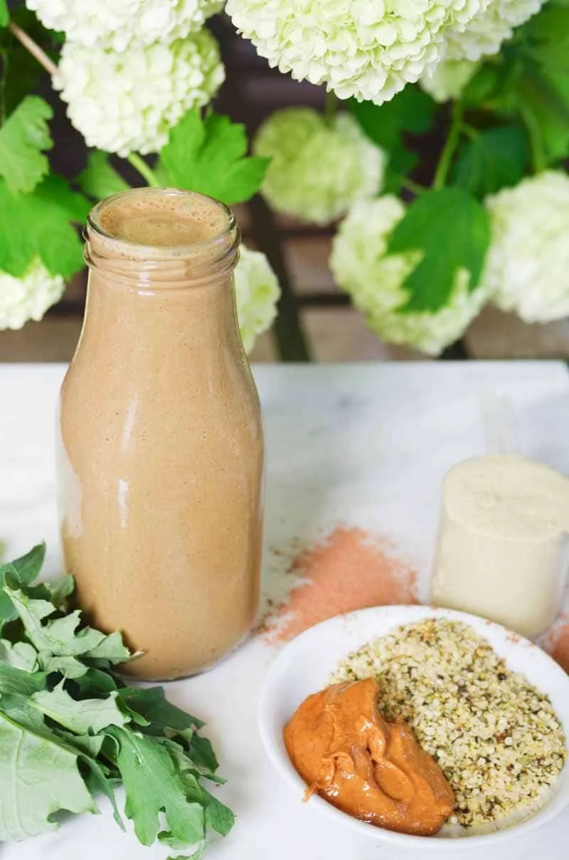VEGAN PEANUT BUTTER PROTEIN SMOOTHIE