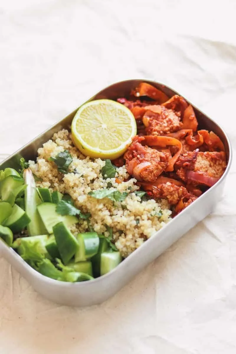 QUINOA AND TEMPEH  WITH TOMATO SAUCE (VEGAN MEAL PREP)