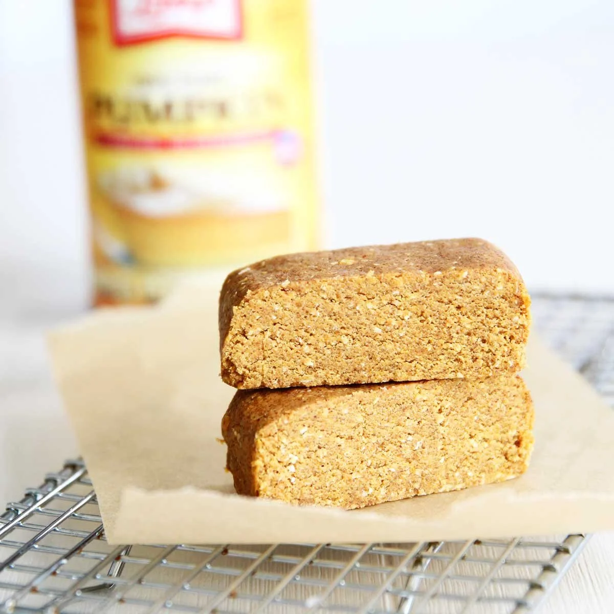 NO BAKE PUMPKIN PIE PROTEIN BARS