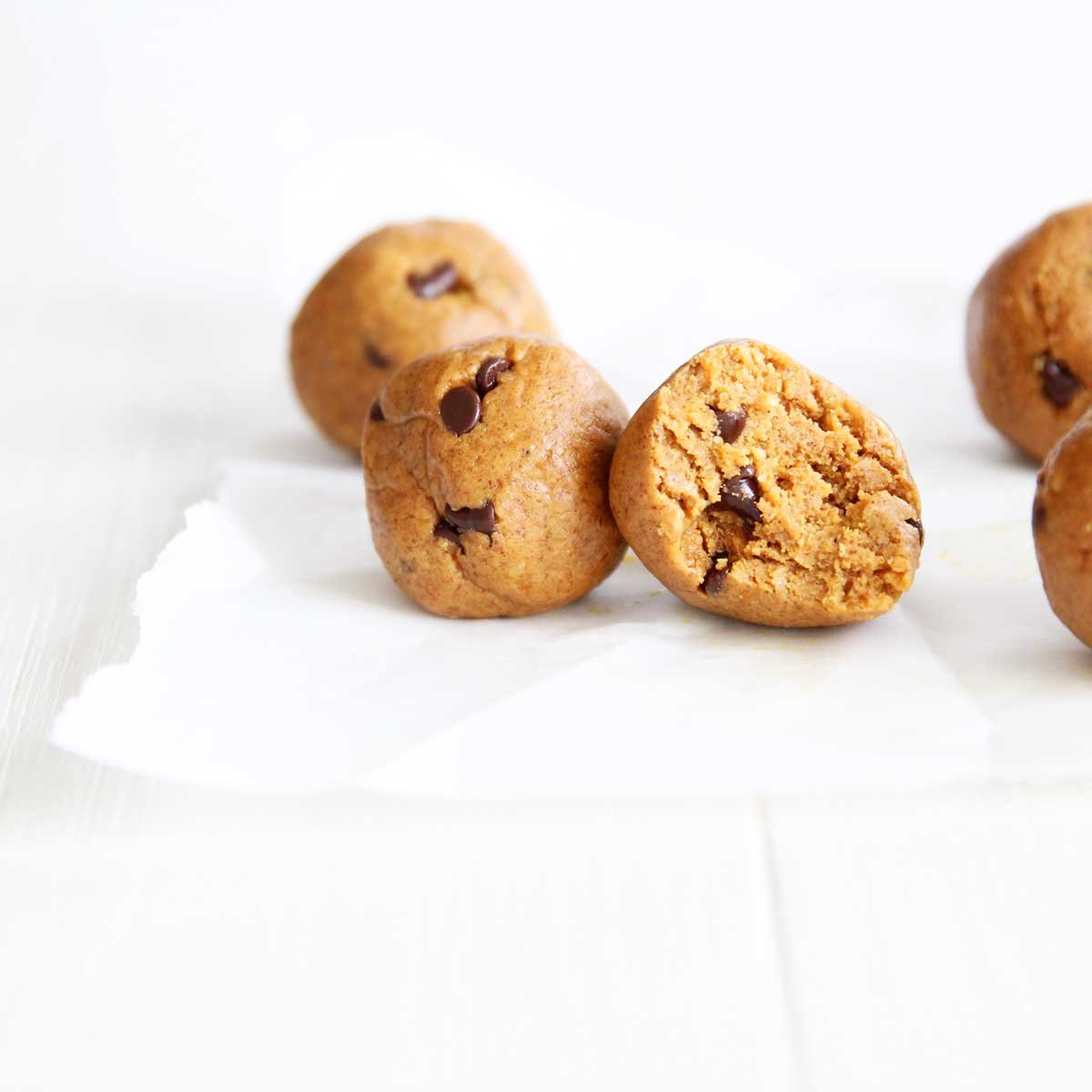 PUMPKIN FLAXSEED PROTEIN BALLS WITH OATS