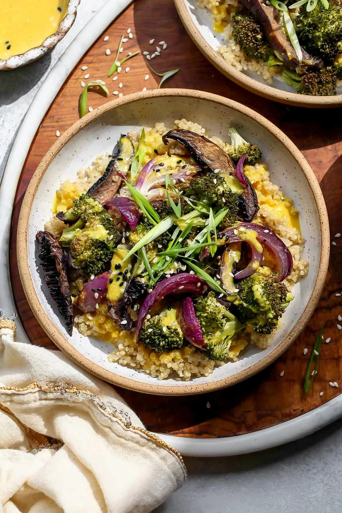 ROASTED VEGGIE QUINOA BOWLS