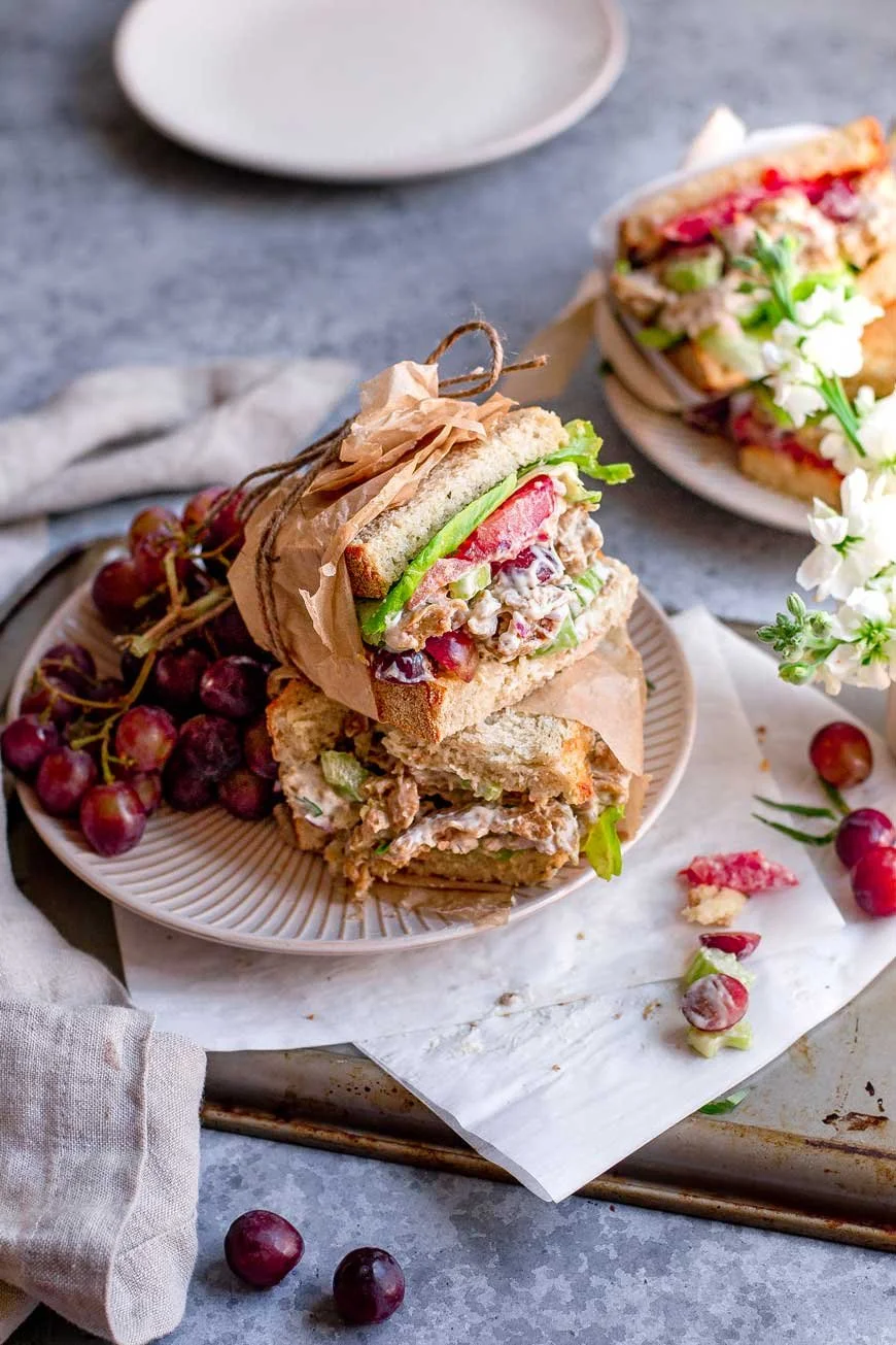 VEGAN CHICKEN SALAD (SEITAN)