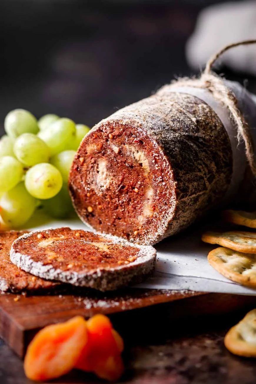 VEGAN SALAMI