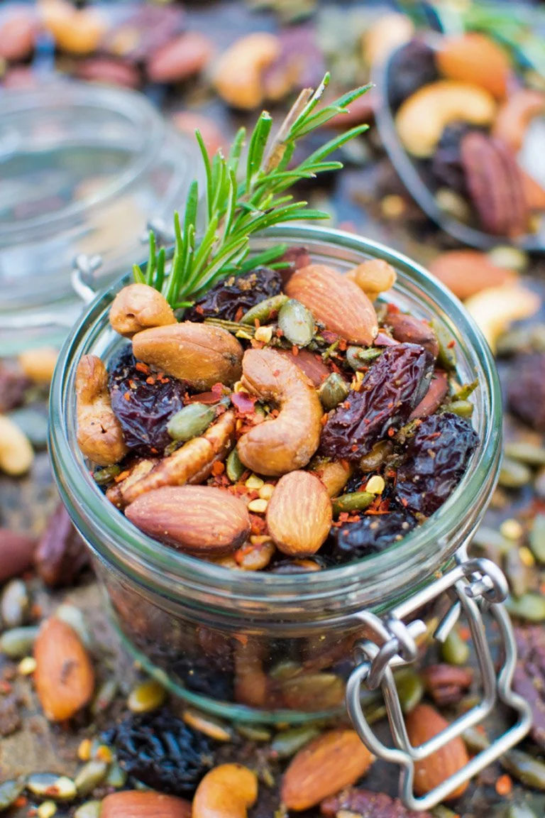 ROSEMARY CHILI NUTS