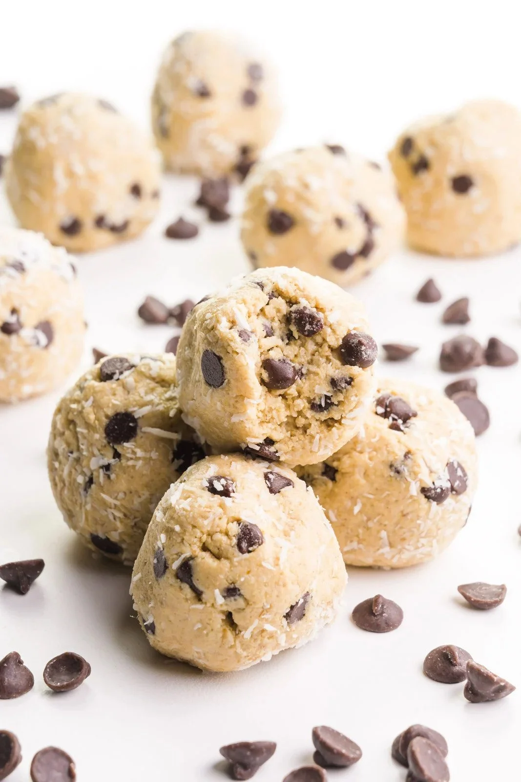 COCONUT PROTEIN BALLS