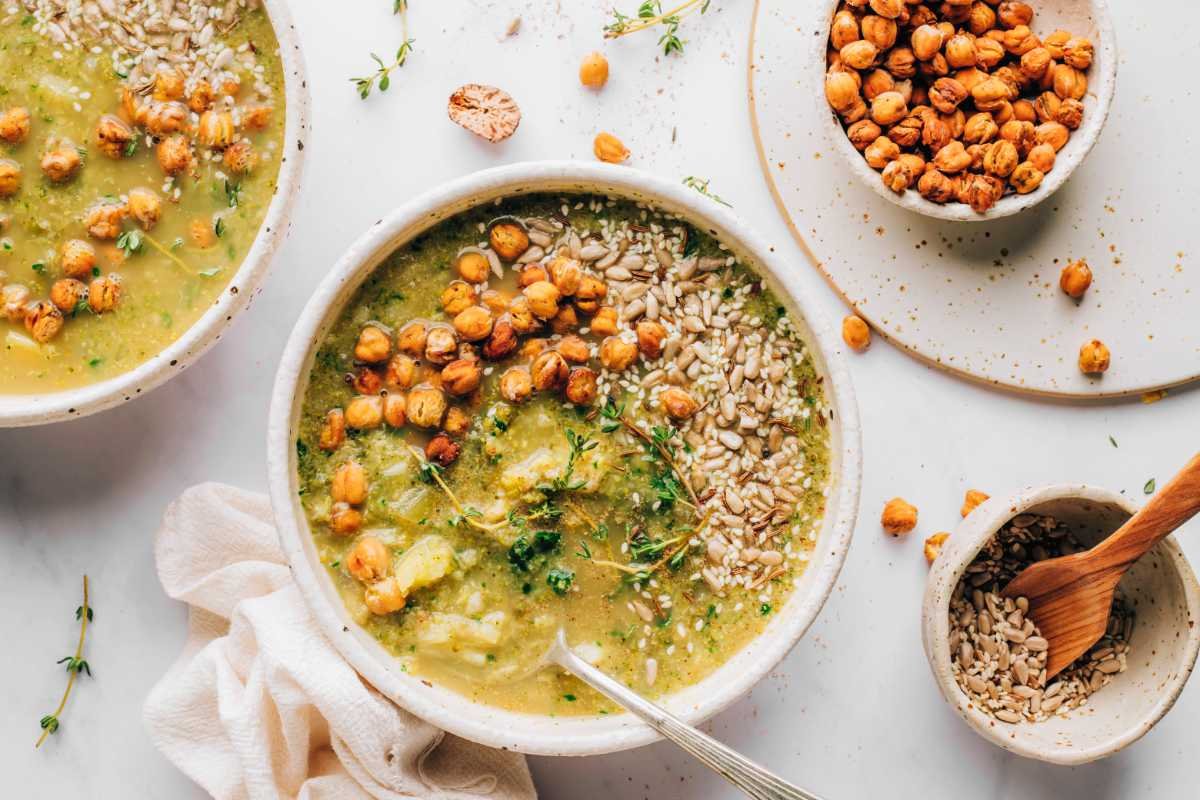 WHOLESOME VEGAN BROCCOLI SOUP