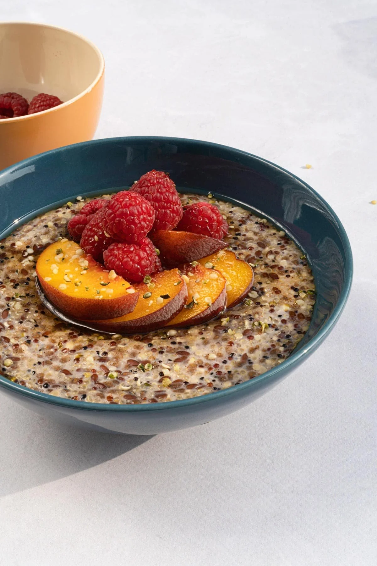 VEGAN NOATMEAL RECIPE (FRUITY QUINOA PORRIDGE)