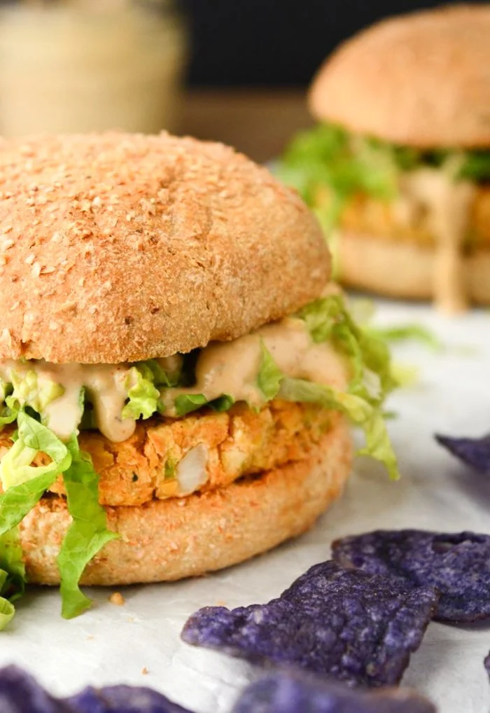 VEGAN SPICY CHICKPEA BURGER