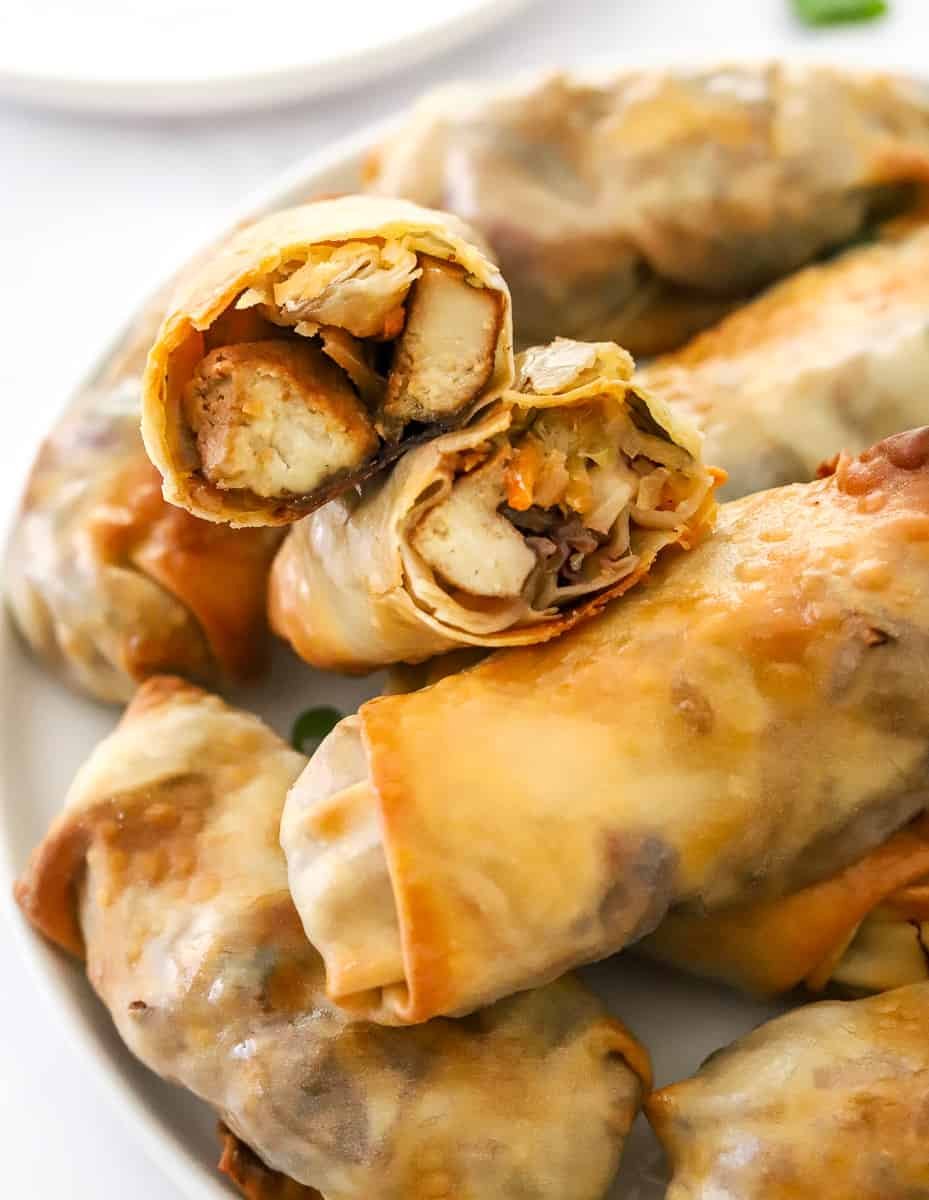 EASY HOMEMADE VEGGIE EGG ROLLS WITH CRISPY TOFU