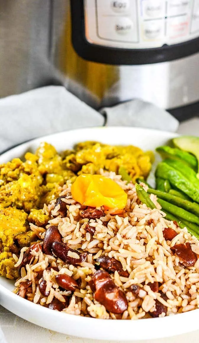 INSTANT POT JAMAICAN RICE AND PEAS