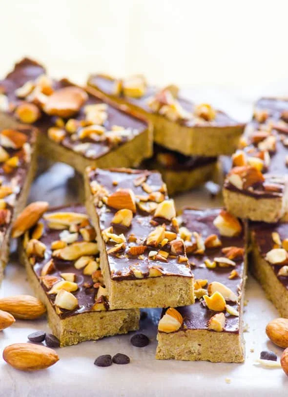 HEALTHY HOMEMADE PROTEIN BARS