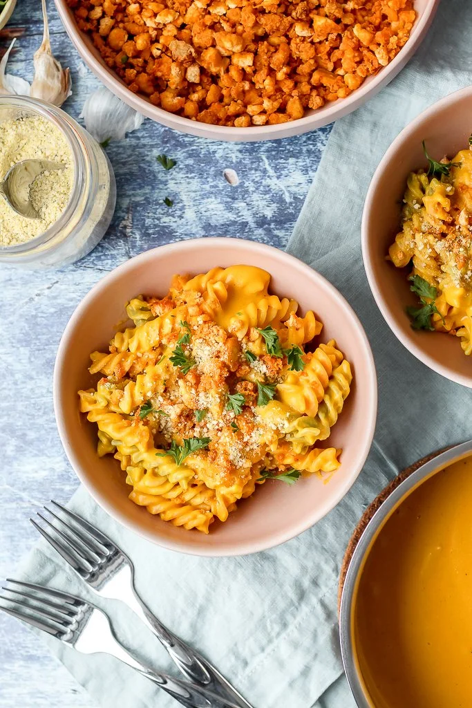 VEGAN MAC AND CHEESE WITH BUFFALO TOFU