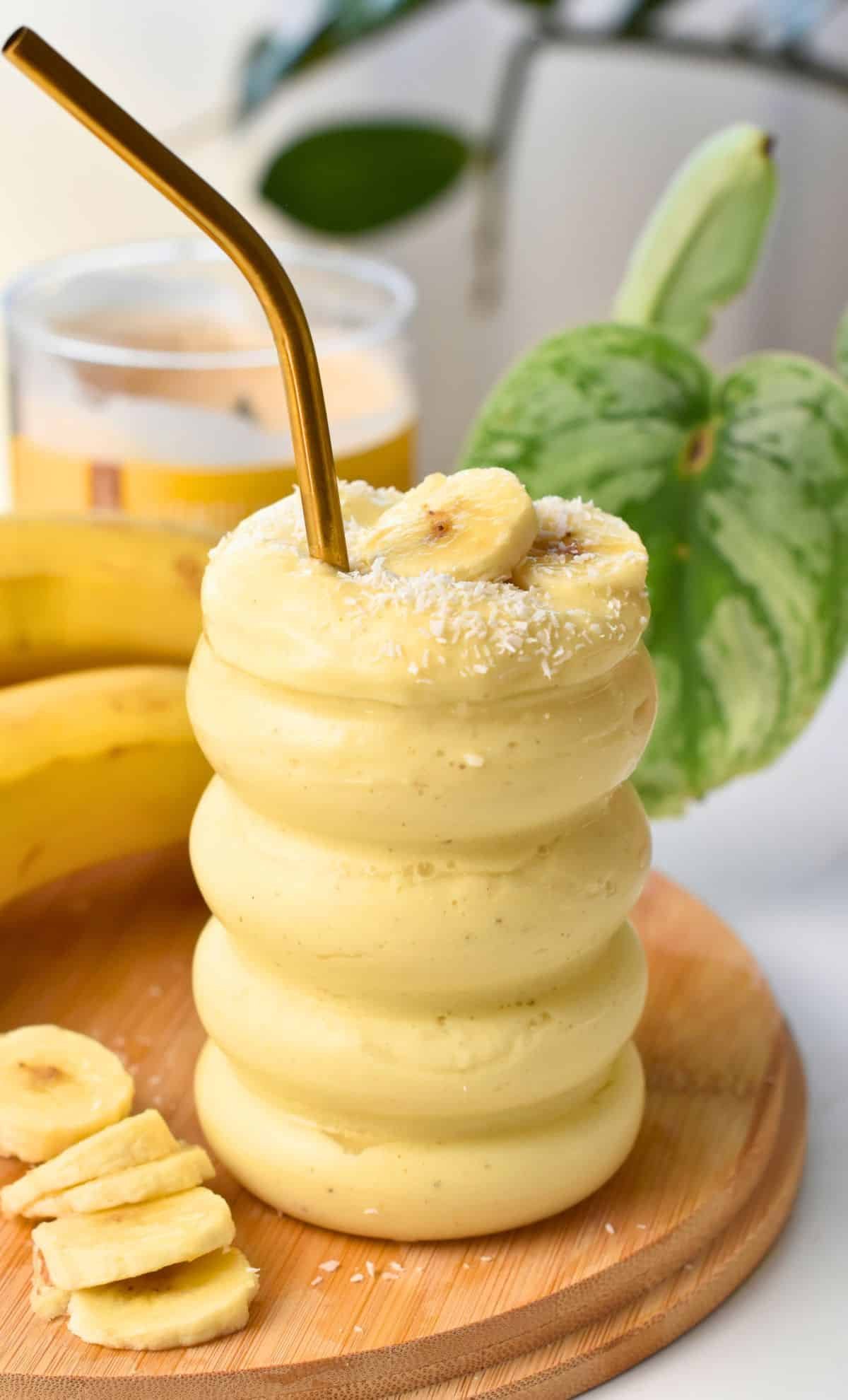 BANANA MANGO SMOOTHIE (NO PROTEIN POWDER)
